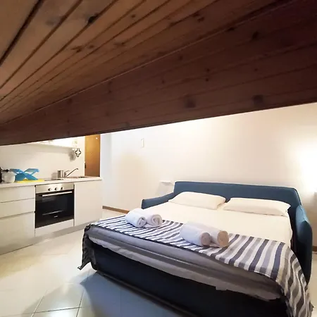 Il Rifugio Della Riviera, Your Cozy Perch Above The Flowers. Apartment