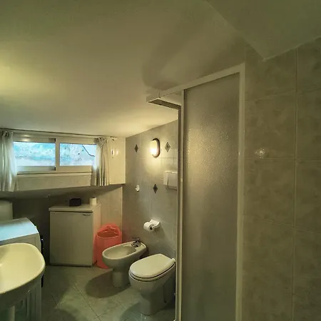 Il Rifugio Della Riviera, Your Cozy Perch Above The Flowers.